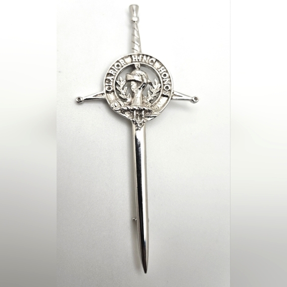 ๐ข3/$19๐ข Scottish Kilt Pin Brooch Signed BUCHANAN Clan Silver Tone - Picture 2 of 5